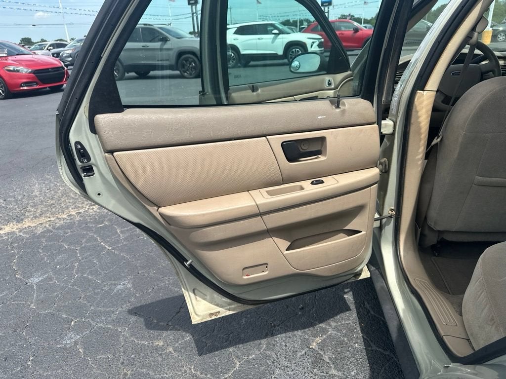 2006 Ford Taurus SE