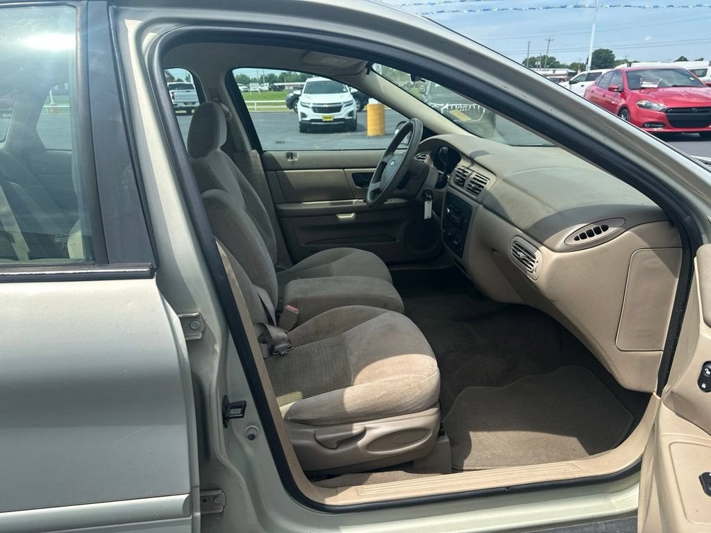 2006 Ford Taurus SE