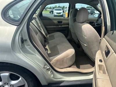 2006 Ford Taurus SE