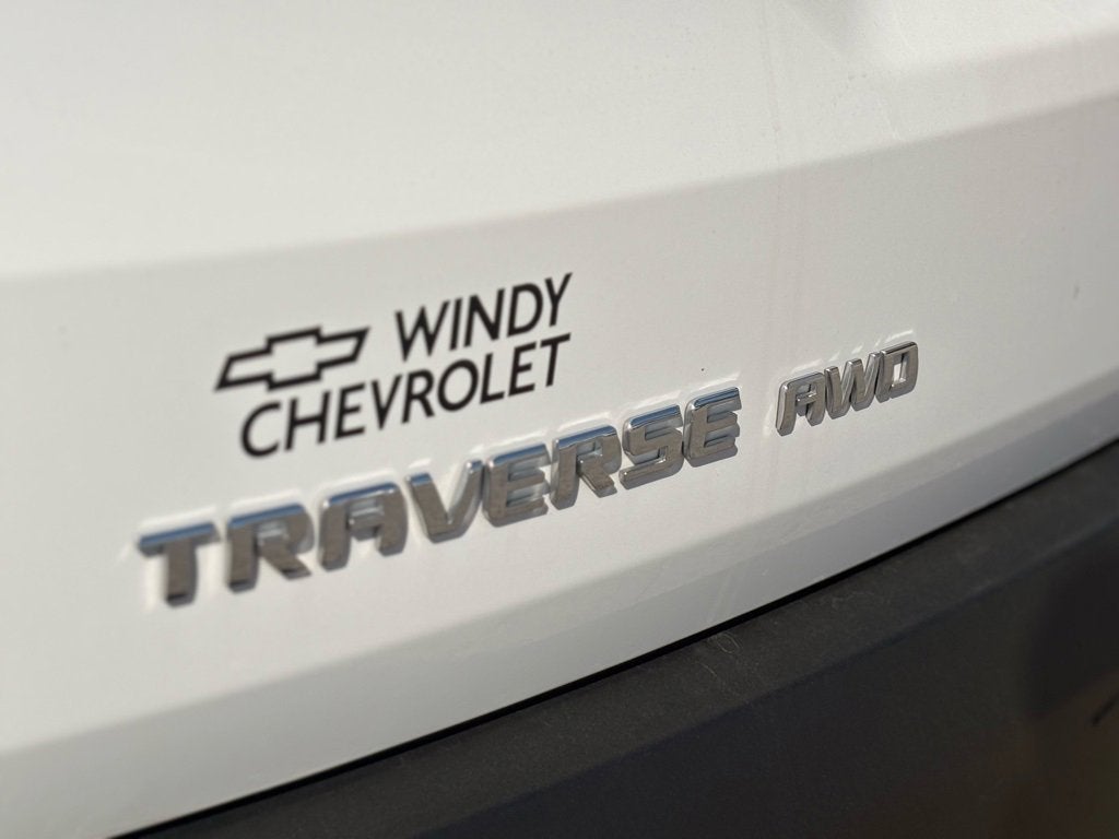 2023 Chevrolet Traverse LT Cloth