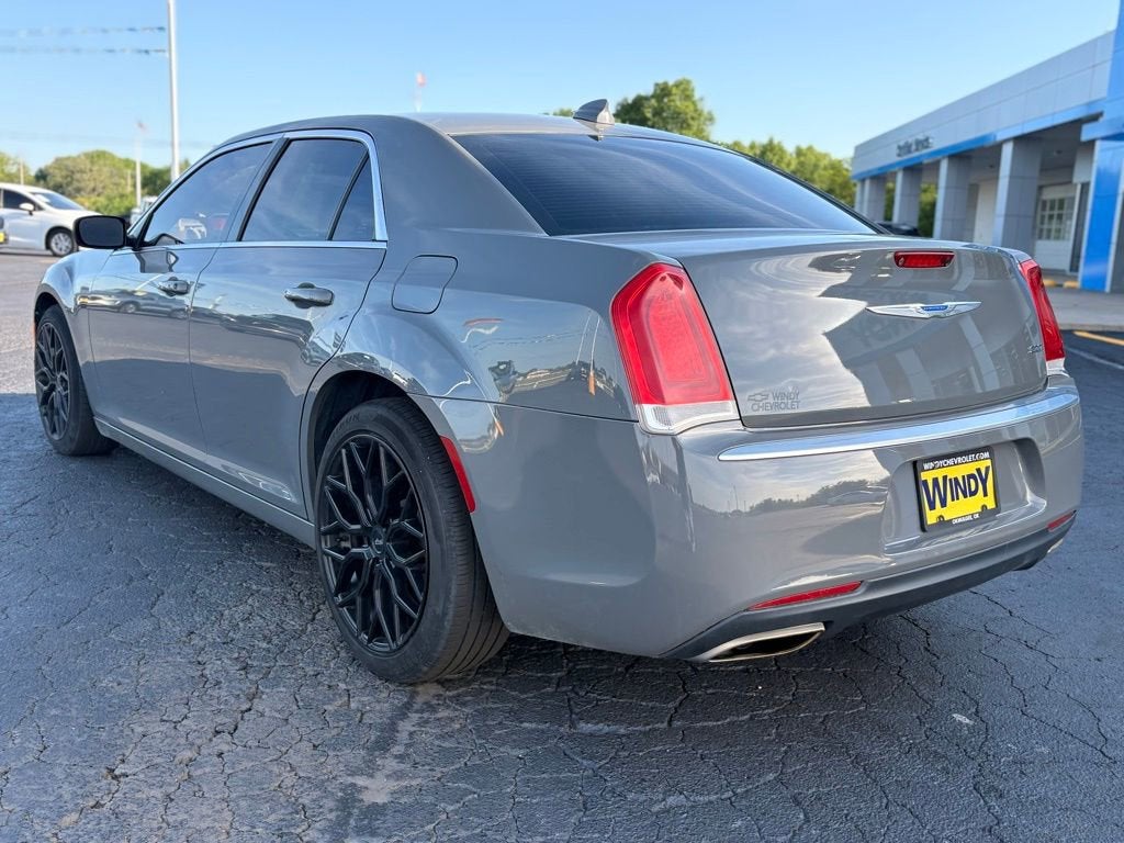 2019 Chrysler 300 Touring