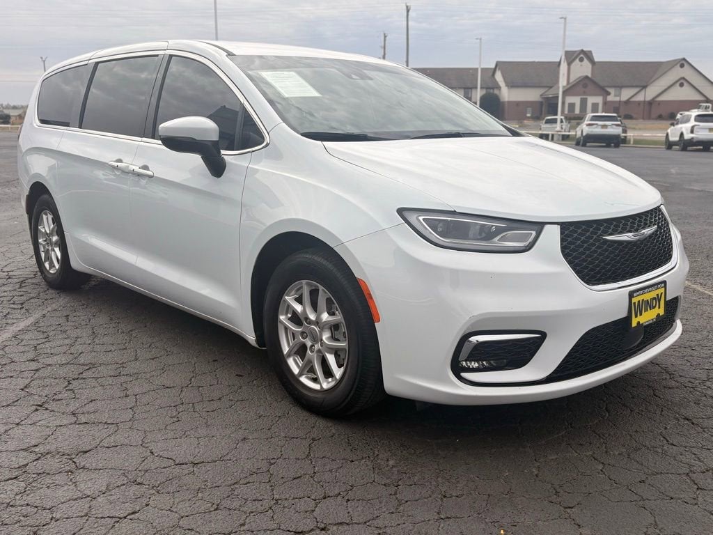 2023 Chrysler Pacifica Touring L