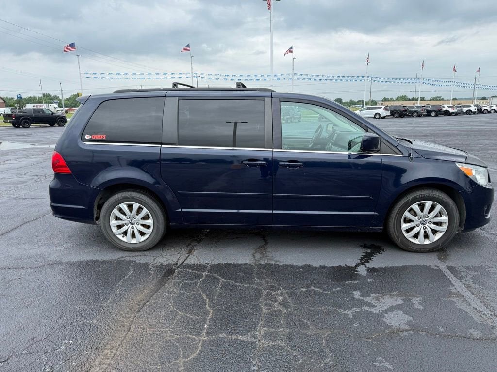 2013 Volkswagen Routan SE w/RSE & Navigation