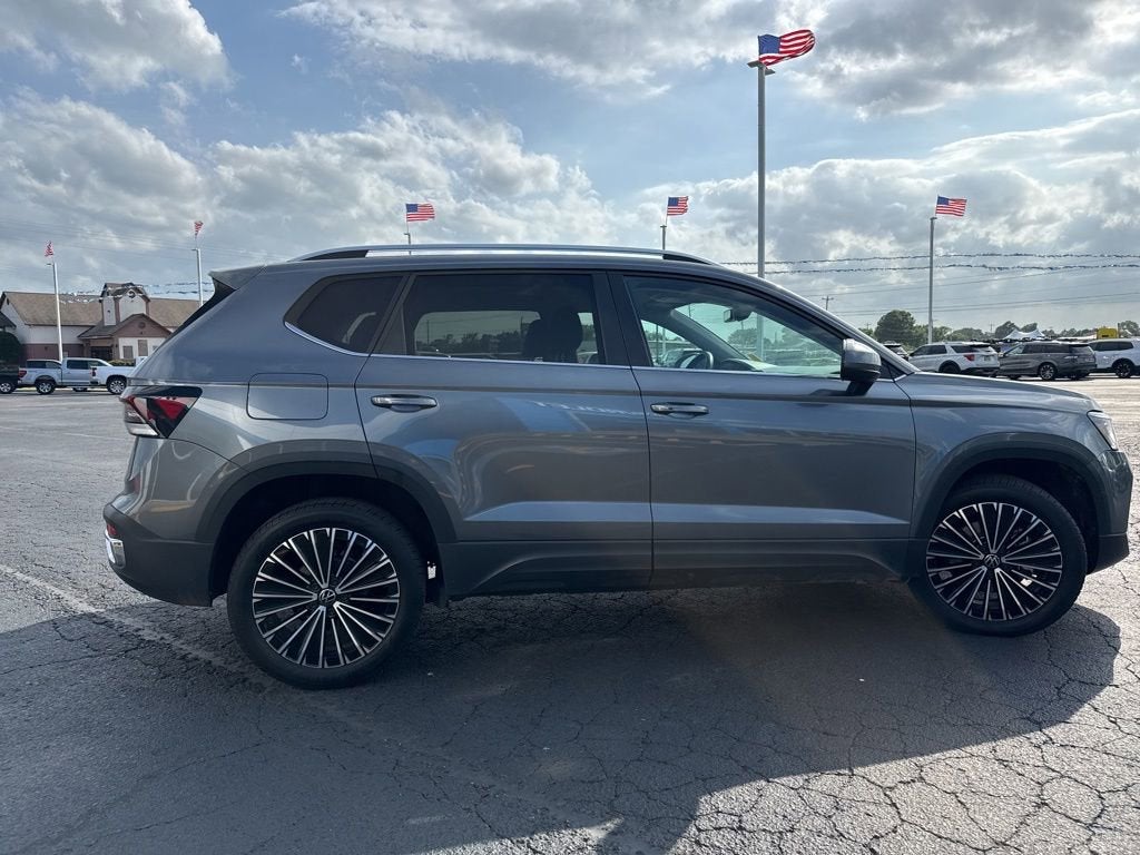 2025 Volkswagen Taos SE