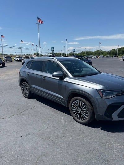 2025 Volkswagen Taos SE