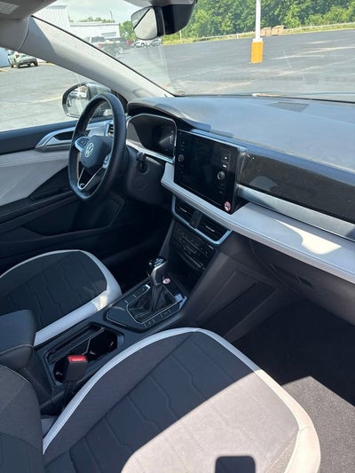 2025 Volkswagen Taos SE