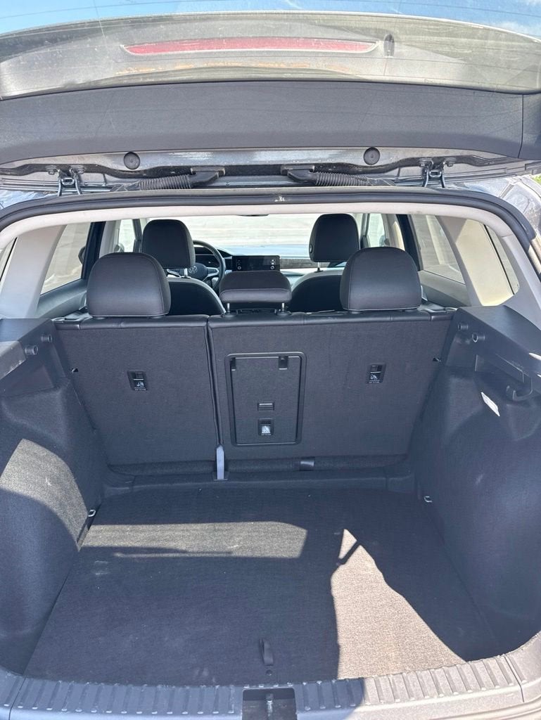 2025 Volkswagen Taos SE