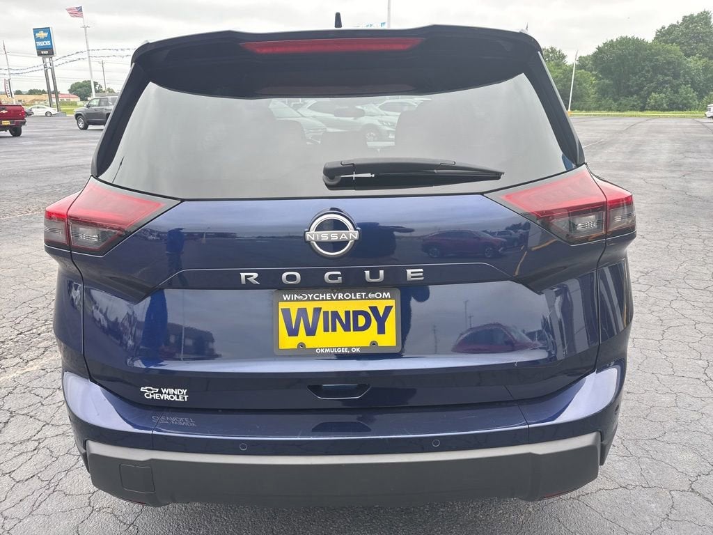 2025 Nissan Rogue SV