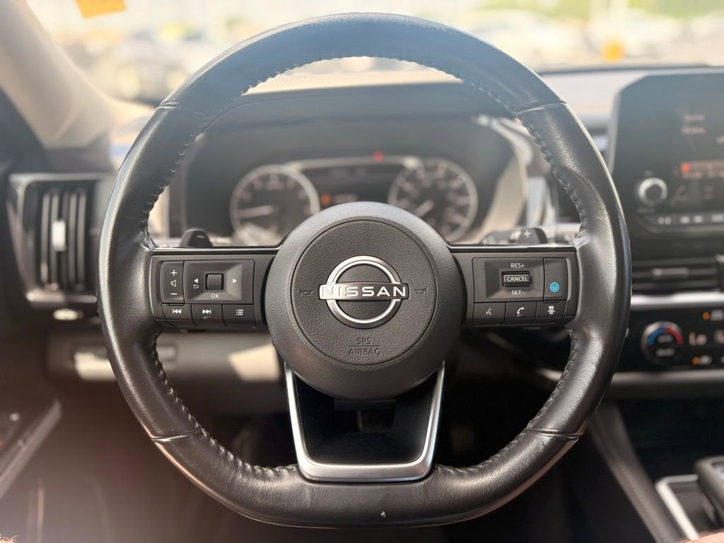 2022 Nissan Pathfinder SV