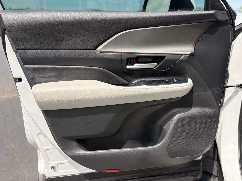 2026 Toyota Grand Highlander LE