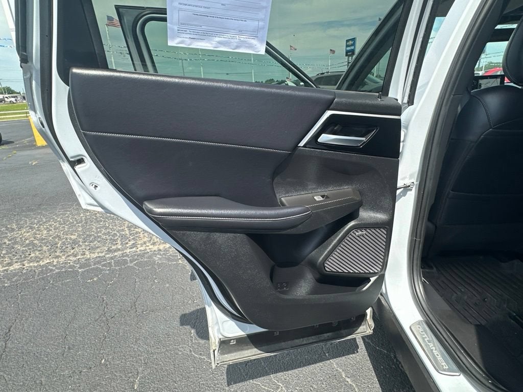 2025 Mitsubishi Outlander SE