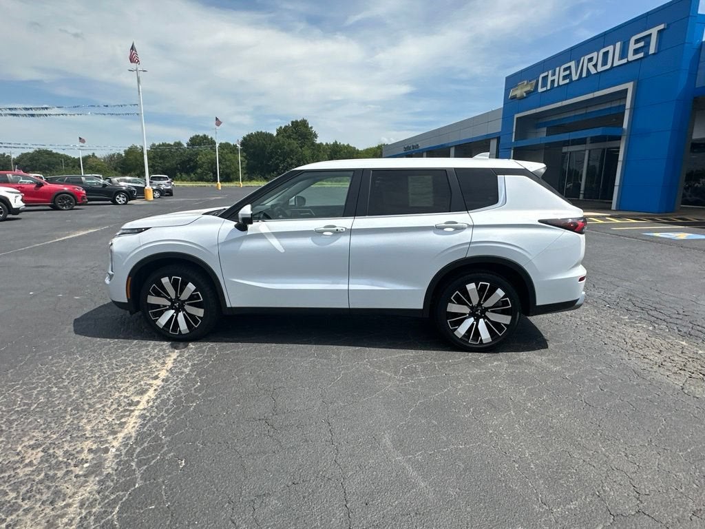 2025 Mitsubishi Outlander SE