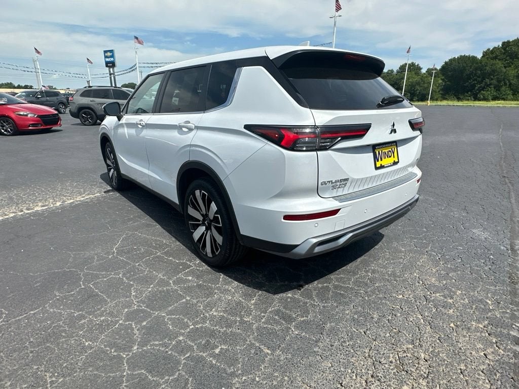 2025 Mitsubishi Outlander SE