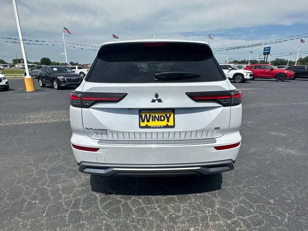 2025 Mitsubishi Outlander SE