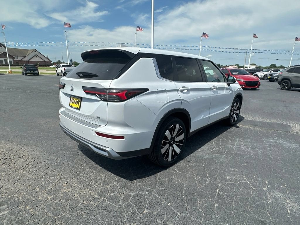 2025 Mitsubishi Outlander SE