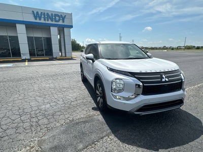 2025 Mitsubishi Outlander SE