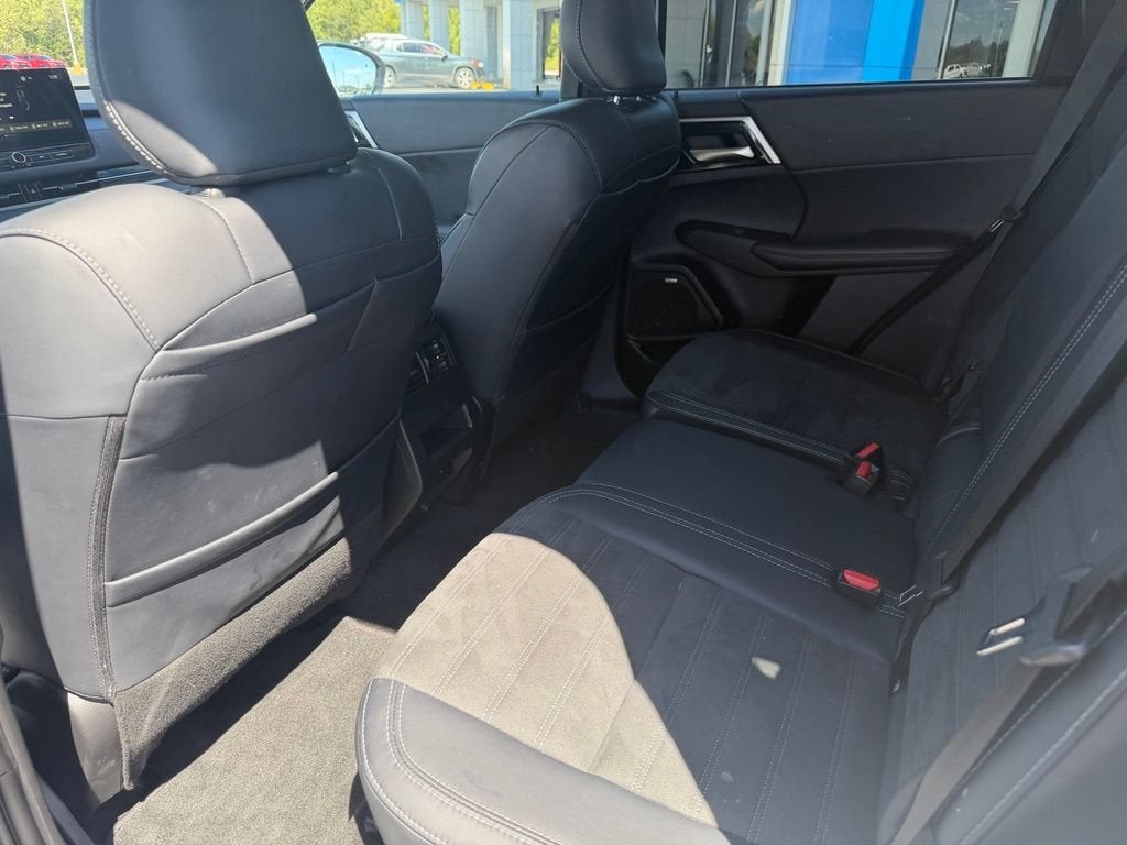 2025 Mitsubishi Outlander SE