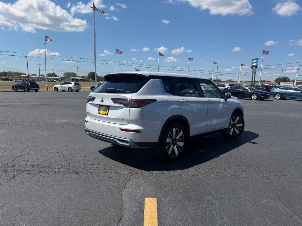 2025 Mitsubishi Outlander SE