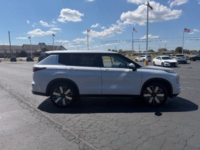 2025 Mitsubishi Outlander SE