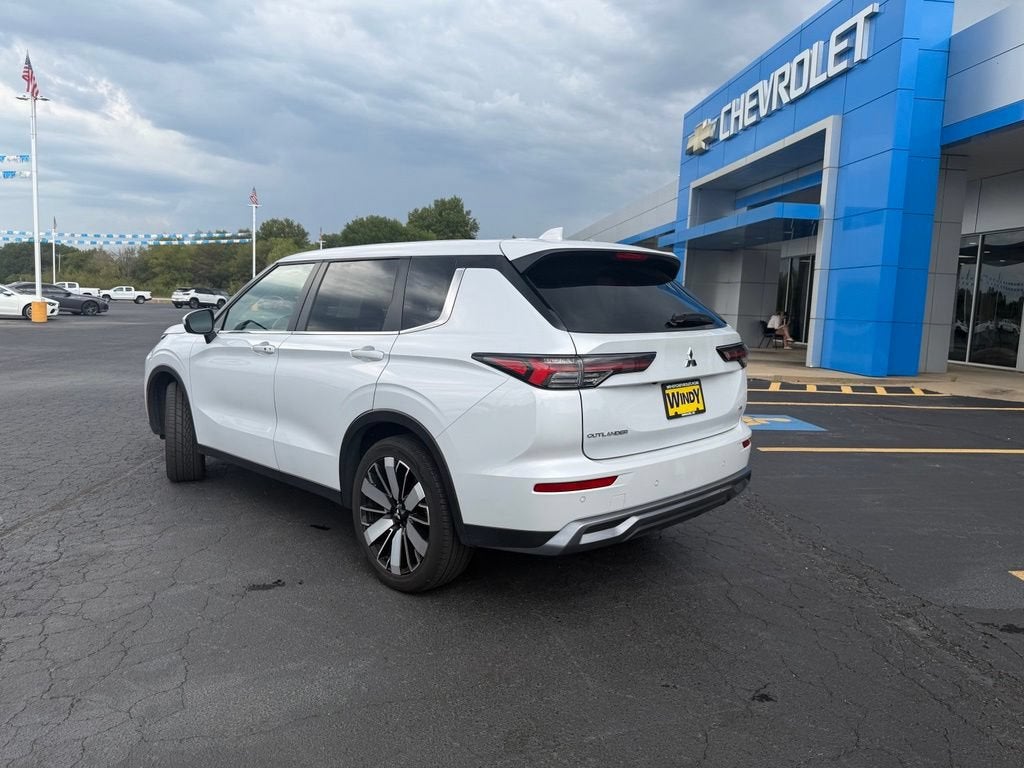 2025 Mitsubishi Outlander SE