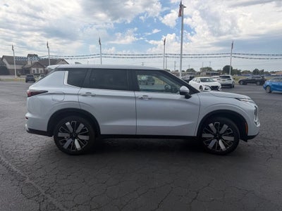 2025 Mitsubishi Outlander SE