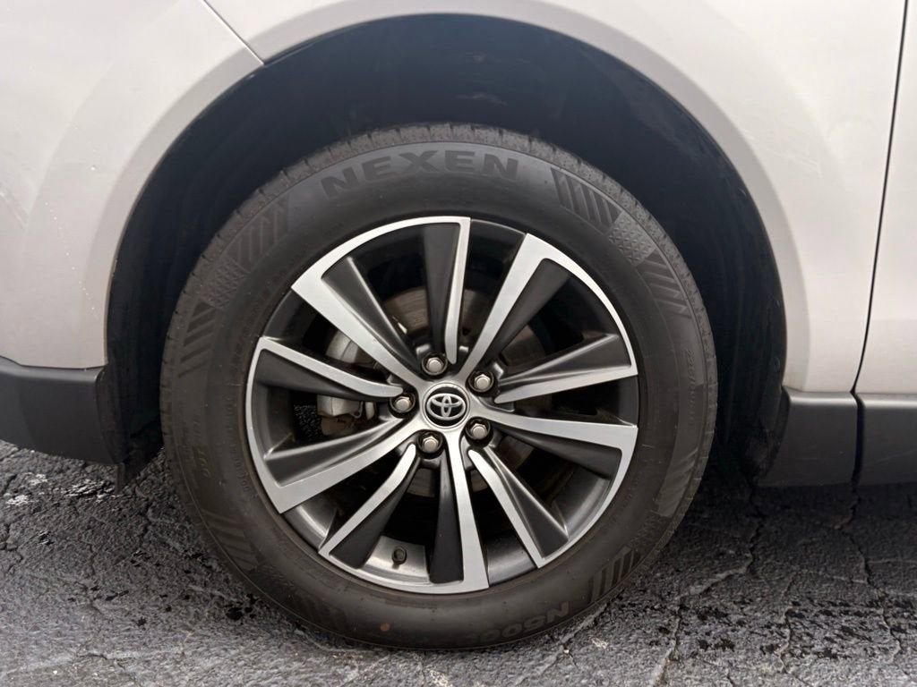 2021 Toyota Venza LE