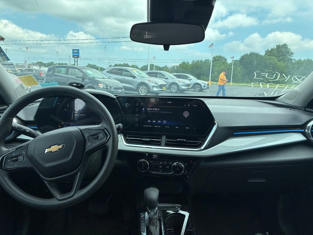 2025 Chevrolet Trax LT