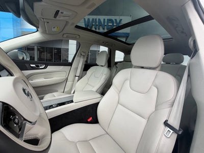 2023 Volvo XC60 Plus Bright Theme