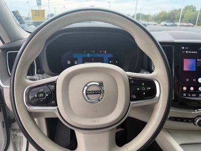 2023 Volvo XC60 Plus Bright Theme