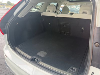 2023 Volvo XC60 Plus Bright Theme